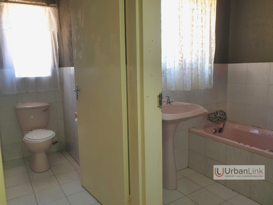 3 Bedroom Property for Sale in Safari Gardens North West